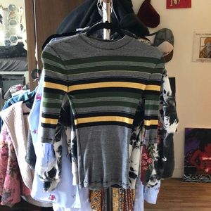 Mid sleeve striped shirt